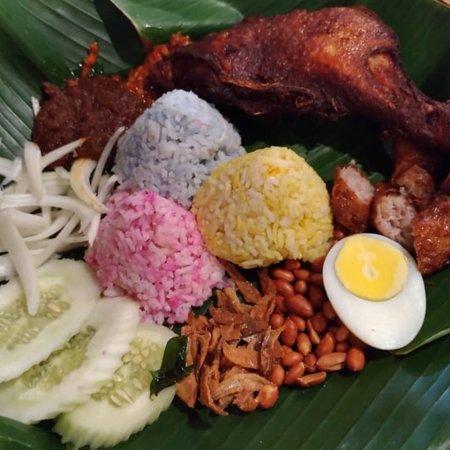 Hot N Spicy Nasi Lemak Family Restaurant